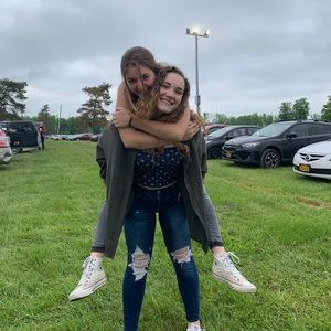 Meet your Posher, Lauren